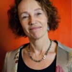 Claudia draagt het watermeloen toermalijn collier