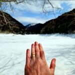 unieke verlovingsring van mount Anna Pourna met zicht op de berg